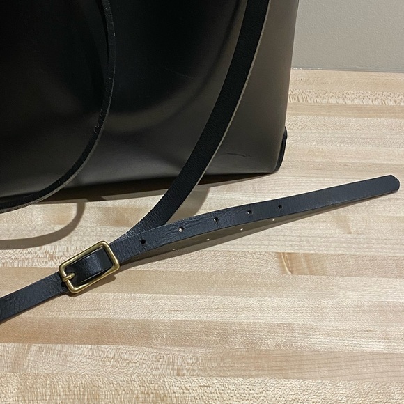 The Stowe Leather Brady Bucket Bag - Picture 7 of 7